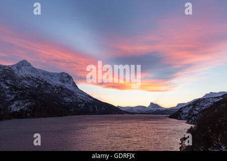 Skjomen Lappviktinden Fjord, derrière la montagne, Narvik, Norvège Banque D'Images