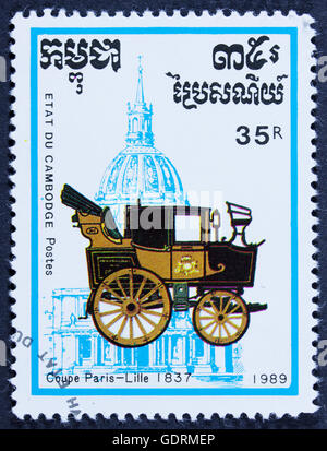 Cambodge - circa 1989 un timbre imprimé dans le Cambodge de la question démontre des entraîneurs entraîneur mail Léger, 1805, vers 1989. Banque D'Images