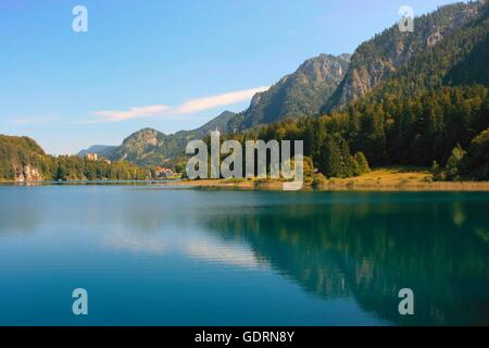 Géographie / voyage, Allemagne, Bavière, paysages, Alpes, Alpsee près de Füssen, Château de Hohenschwangau et Neuschwanstein, Additional-Rights Clearance-Info-Not-Available- Banque D'Images