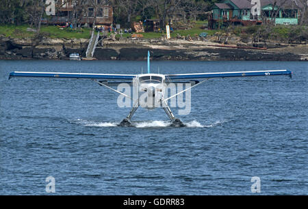 Harbour Air Float Plane arrivant à l'embarcadère de Nanaimo sur l'île de Vancouver. C.-B. Canada. 10 750 SCO. Banque D'Images