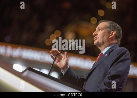 Cleveland, Ohio, USA, le 20 juillet 2016 : Le sénateur du Texas et candidat présidentiel vaincu Ted Cruz parle lors de la Convention Nationale Républicaine. Cruz a été hué pour ne pas approuver l'atout de Donald. (Philip Scalia/Alamy Live News) Banque D'Images