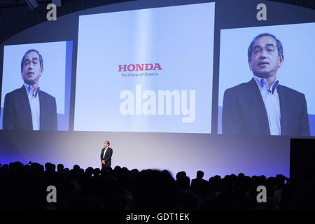 Tokyo, Japon. 21 juillet, 2016. Honda Motor Co., Ltd. de premier dirigeant et administrateur Yoshiyuki Matsumoto, parle lors de la conférence mondiale 2016 SoftBank le 21 juillet 2016, Tokyo, Japon. Masayoshi Son, président-directeur général de SoftBank a parlé de la décision d'acquérir la plus grande entreprise de technologie ARM Holdings Plc, et son objectif de développer une intelligence artificielle avancée en 2018. Honda Motor Co., Ltd. et IBM Watson a également annoncé qu'ils travailleraient conjointement avec SoftBank pour mettre en œuvre la technologie d'intelligence artificielle pour le transport, les communications et les applications informatiques. (Photo de Banque D'Images