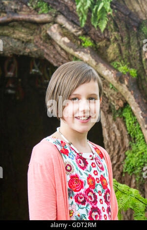 Tatton Park, Londres, UK. 21 juillet, 2016. Ruby Barnhill, qui joue Sophie de Steven Spielberg dans "BFG" apparaît sur le grand jardin sympathique site. L'actrice de 12 ans est venue pour visiter l'exposition dans le cadre des festivités de la sortie du film demain (vendredi 22 juillet). La BFG a vu Ruby catapulté sur le devant de la scène, avec les poids lourds de Hollywood tels que Mark Rylance, Penelope Wilton et Rebecca Hall. Credit : Cernan Elias/Alamy Live News Banque D'Images