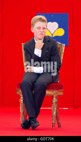 Bruxelles, Belgique. 21 juillet, 2016. Bruxelles, le 21-07-2016 Prince Emmanuel Défilé militaire au Palais Royal de Bruxelles/PRE/NETHERLANDSOUT Albert Nieboer/ - AUCUN FIL SERVICE - © dpa/Alamy Live News Banque D'Images