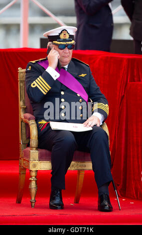 Bruxelles, Belgique. 21 juillet, 2016. Bruxelles, le 21-07-2016 Le Prince Laurent lors d'un défilé militaire au Palais Royal de Bruxelles. Pre/Albert Nieboer// - AUCUN FIL SERVICE - © dpa/Alamy Live News Banque D'Images