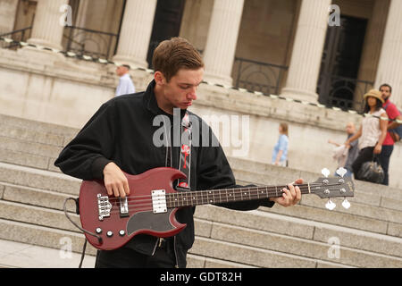 Londres, Angleterre, Royaume-Uni. 22 juillet, 2016. Keywest en prestation au maire de Londres Sadiq Khan Lancement de la Journée internationale de la rue '# LondonIsOpen» à Trafalgar Square, Londres, Royaume-Uni. Credit : Voir Li/Alamy Live News Banque D'Images