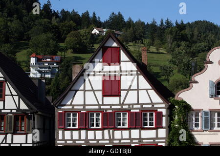 La vieille ville de la Forêt-Noire dans la Schiltach villige dans le sud de l'Allemagne en Europe. Banque D'Images