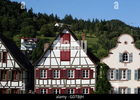 La vieille ville de la Forêt-Noire dans la Schiltach villige dans le sud de l'Allemagne en Europe. Banque D'Images