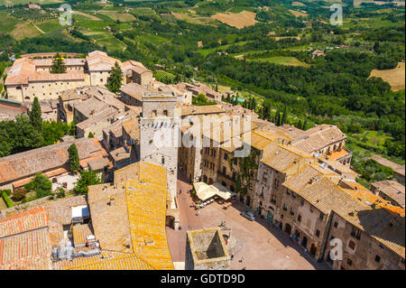 Ville San Gimignano, vu à partir de la plus haute tour Torre Grosso, Toscane, Italie Banque D'Images