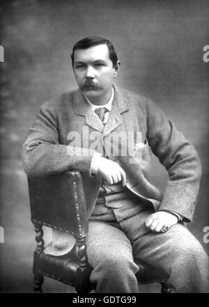 ARTHUR CONAN DOYLE (1859-1930) médecin et écrivain écossais qui a créé le personnage de Sherlock Holmes en 1893. Herbert Photo Barraud Banque D'Images