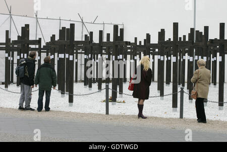 Traverse la mémoire des victimes du Mur de Berlin Banque D'Images