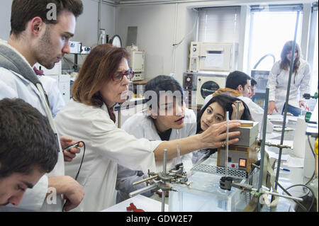 L'enseignement en laboratoire de chimie physique, Université Aristote de Thessalonique Banque D'Images