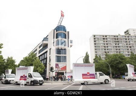 La campagne électorale du SPD avec mobile camions Banque D'Images