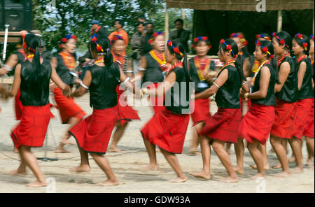 L'image d'Pochury à filles tribu Hornbill festival, Nagaland, Inde Banque D'Images