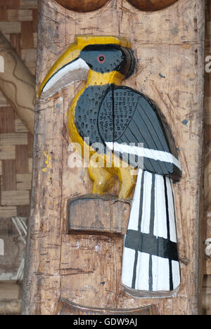 L'image de Hornbill en tribu Naga Hut à Horbill festival, Nagaland, Inde Banque D'Images