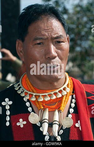 L'image de l'homme à la tribu Chang Hornbill Festival, Nagaland, Inde Banque D'Images