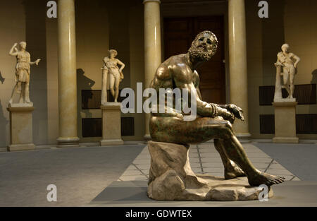 'L'exposition ''Le boxeur romain'' dans l'Altes Museum' Banque D'Images