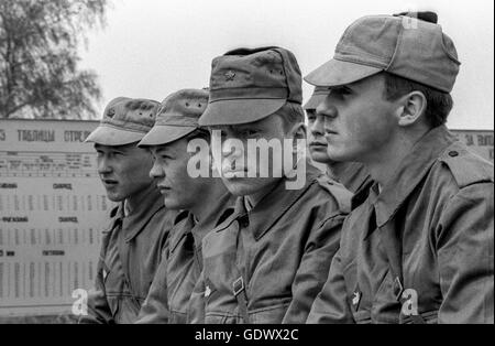 Sur la zone d'entraînement militaire des Forces armées de la CEI à Alterngrabow Banque D'Images