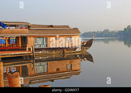 Une maison bateau. Kerala Backwaters Banque D'Images