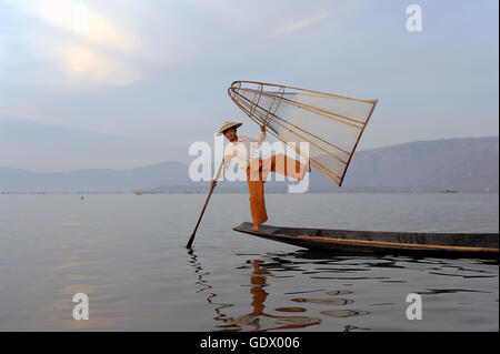 Pêcheur au Lac Inle Banque D'Images