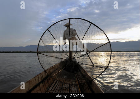 Pêcheur au Lac Inle Banque D'Images