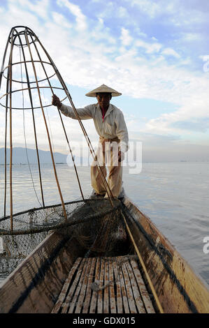 Pêcheur au Lac Inle Banque D'Images