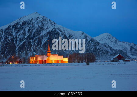 Géographie / billet, la Norvège, l'église de Flakstad Flakstadoya, village en hiver, îles Lofoten, Additional-Rights Clearance-Info-Not-Available- Banque D'Images