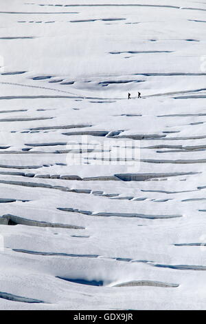 Géographie / voyages, France, passage de crevasses sur l'Alpinisme glacier géant en été, Chamonix, Mont-Blanc, Additional-Rights Clearance-Info-Not-Available- Banque D'Images