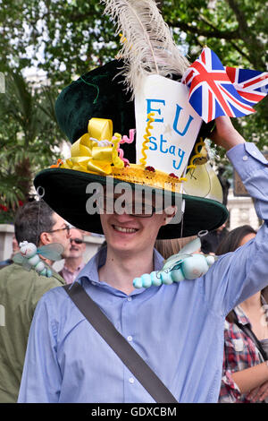 Quarante mille personnes ont pris part à la Marche pour l'Europe à Londres. le 2 juillet 2016. Après les résultats de l'Brexit Referend Banque D'Images