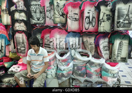 Le Textil Pratunam Market shopping mall dans le centre-ville à l'aerea pratunam dans la ville de Bangkok en Thaïlande en Suedosta Banque D'Images