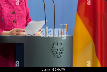 La chancelière allemande Angela Merkel lors d'une conférence de presse à Berlin, Allemagne, 2014 Banque D'Images