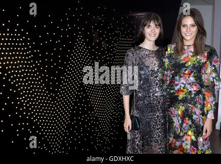 Sam Rollinson et Charlotte Wiggins assistant à un dîner VIP à Londres pour célébrer l'ouverture de W Hotel Dubaï. ASSOCIATION DE PRESSE Photo. Photo date : mercredi 20 juillet 2016. Crédit photo doit se lire : Doug Peters/PA Wire Banque D'Images