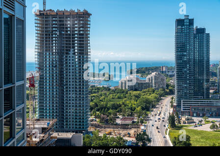 Une vue de la copropriété sur le lac Ontario à Toronto, au Canada. Banque D'Images