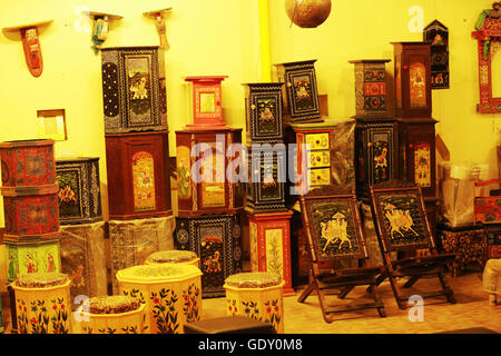 Cadeaux de boîtes d'artisanat traditionnelle du Rajasthan Banque D'Images