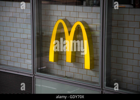 Mcdonald's Store à Kowloon, Hong Kong, Chine Banque D'Images