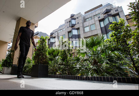 Usain Bolt pose en avant de sa conférence de presse à l'hôtel Grange Tower Bridge Hotel, Londres. ASSOCIATION DE PRESSE Photo. Photo date : Jeudi 21 Juillet, 2016. Voir l'histoire de Londres. ATHLÉTISME PA Crédit photo doit se lire : Steven Paston/PA Wire. Banque D'Images