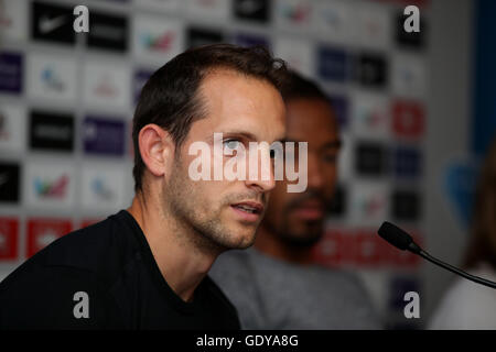 Renaud Lavillenie parle au cours de la conférence de presse à l'hôtel Grange Tower Bridge Hotel, Londres. ASSOCIATION DE PRESSE Photo. Photo date : Jeudi 21 Juillet, 2016. Voir l'histoire de Londres. ATHLÉTISME PA Crédit photo doit se lire : Steven Paston/PA Wire. Banque D'Images