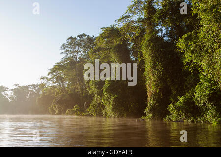 Rivière de Tortuguero, Costa Rica sky contre Banque D'Images