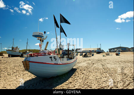 Petits bateaux de pêche la plage à Nr. Vorupoer (Nr. Vorupør), un pittoresque village de pêcheurs sur la côte ouest du Jutland, Danemark Banque D'Images