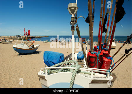 Petits bateaux de pêche la plage à Nr. Vorupoer (Nr. Vorupør), un pittoresque village de pêcheurs sur la côte ouest du Jutland, Danemark Banque D'Images