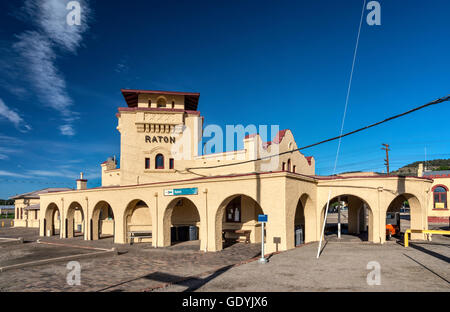 Quartier historique de Santa Fe Depot, Amtrak Station, à Raton, New Mexico, USA Banque D'Images