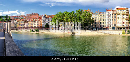 Lyon (France) les vieux bâtiments près de Saône Banque D'Images