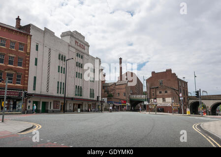 Le Stockport Plaza un théâtre Art déco rénové dans le centre de la ville. Banque D'Images