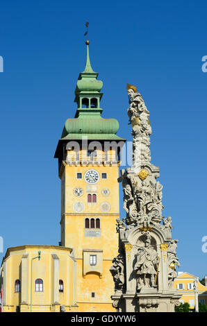 Retz : Hôtel de Ville et la colonne de la Sainte Trinité, l'Autriche, Niederösterreich, Autriche, Weinviertel Banque D'Images