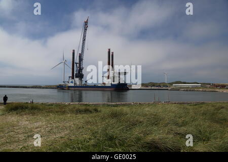 "A2SEA" mer intaller à quai dans le port de Grenaa, Danemark "A2SEA" d'installation est un bateau conçu à l'aide d'un cric à trans Banque D'Images