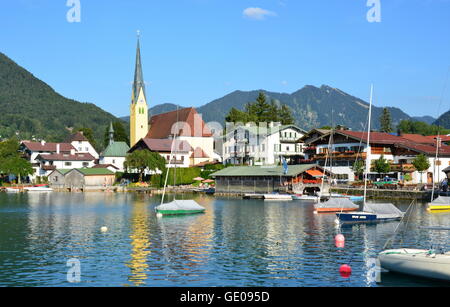 Géographie / voyage, Allemagne, Bavière, Tegernsee, Malerwinkel, vue sur le Tegernsee vers Eglise de Saint-Clearance-Info Additional-Rights Laurentius,-Not-Available Banque D'Images