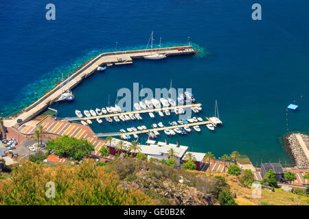 Vue aérienne du port de Machico à l'île de Madère, Portugal Banque D'Images