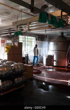 L'intérieur de la brewhouse à Edgefield McMenamins Oregon USA Banque D'Images