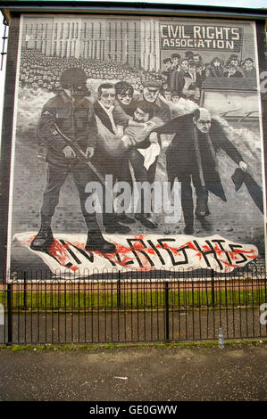 La galerie de peintures murales est constitué d'une série d'images peintes sur les murs représentant des sentiments au sujet des conflits et l'injustice Banque D'Images