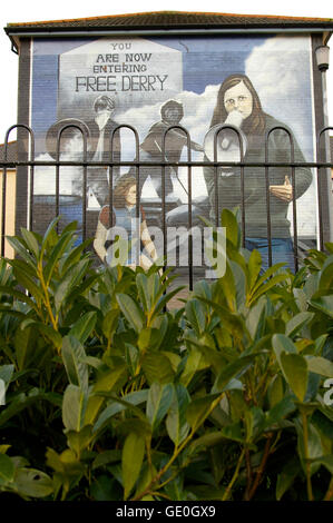 La galerie de peintures murales est constitué d'une série d'images peintes sur les murs représentant des sentiments au sujet des conflits et l'injustice Banque D'Images